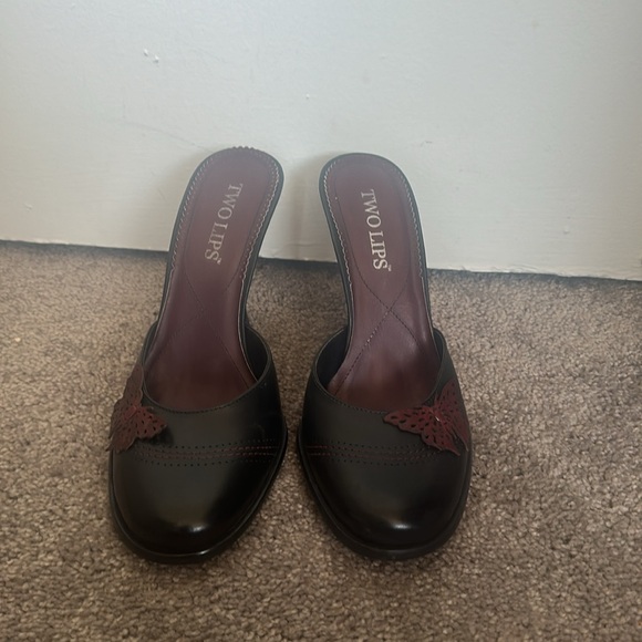Genuine leather black with burgundy butterfly detail mules - Picture 2 of 8